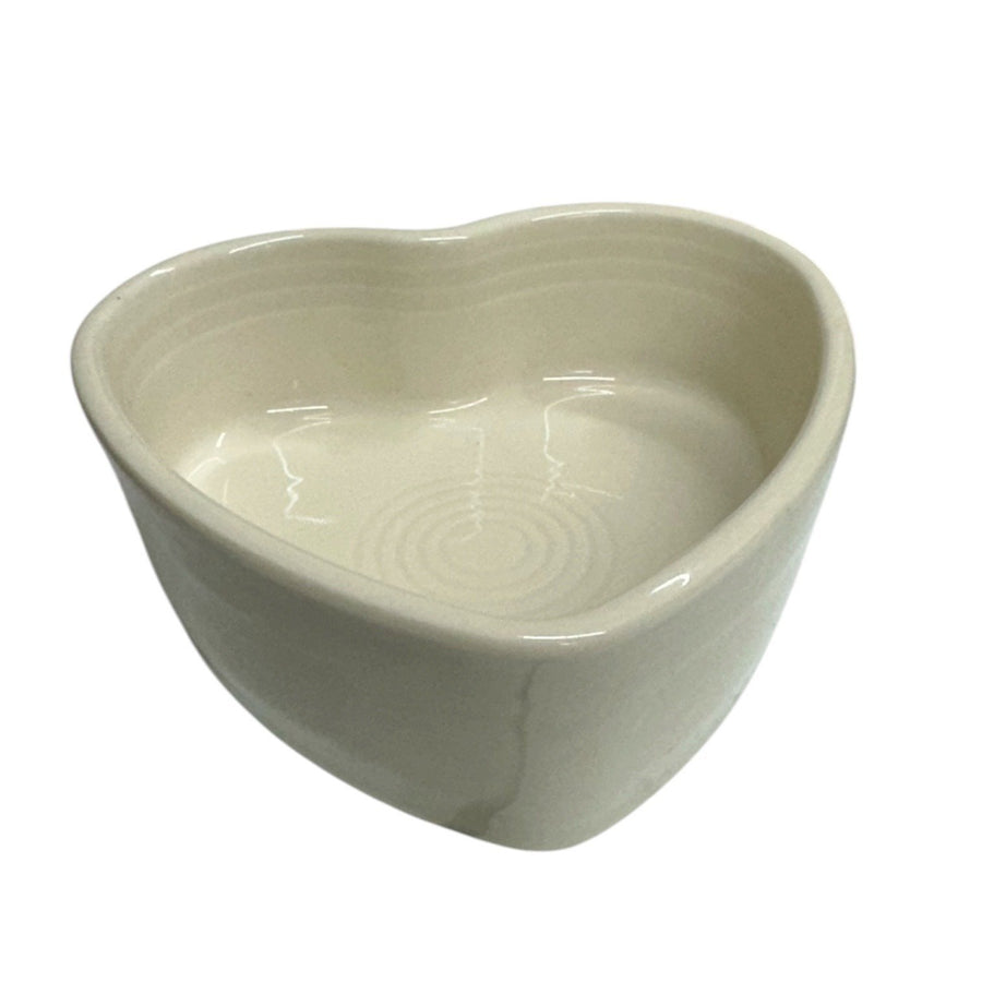 Fiesta - Linen Off-White Heart Ramekin Bowl Homer Laughlin HLC Ceramic
