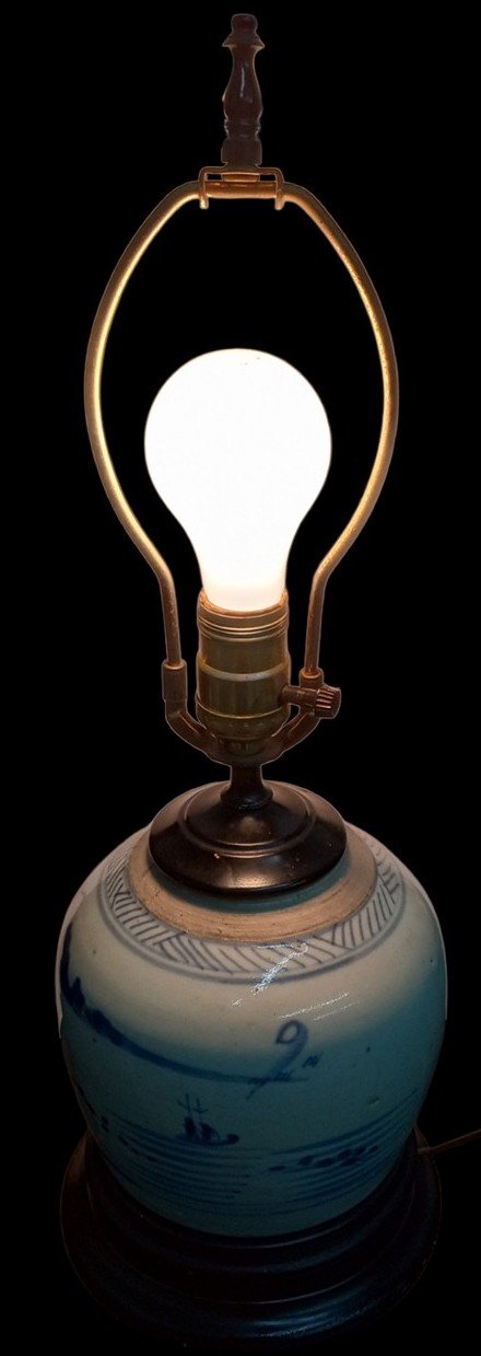 Canton Blue & White Table Lamp W/Wooden Base Vintage Collectible Decorative