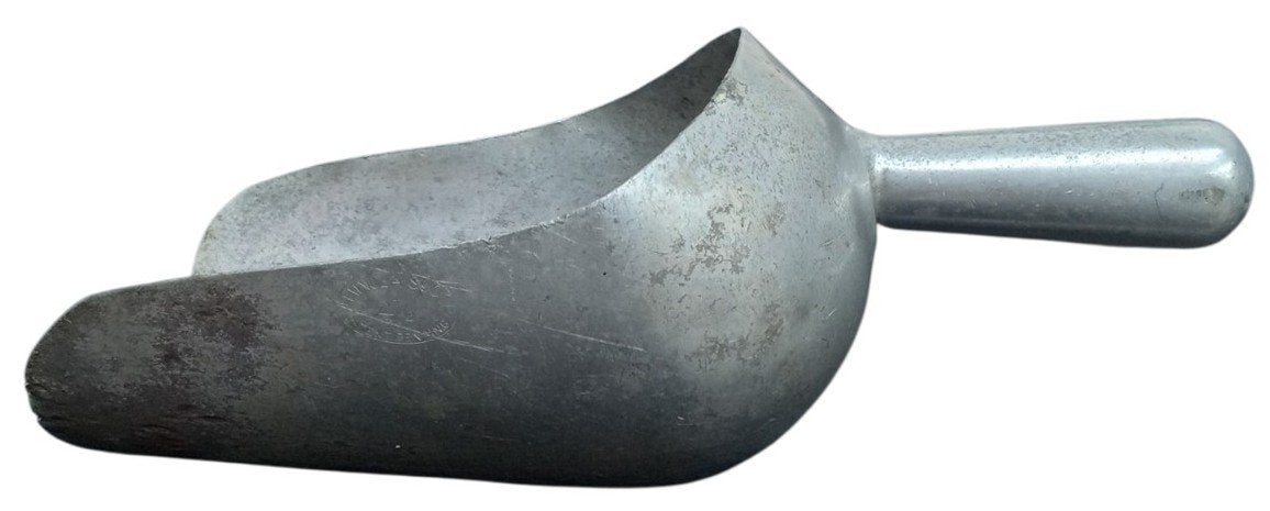 Aluminum Farm Seed/Grain Scoop Likely 1960s Vintage Collectible Equipment