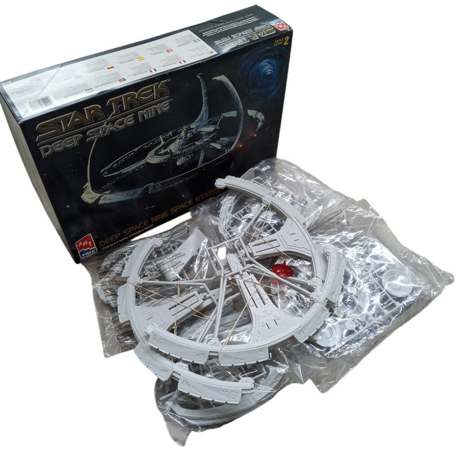 Star Trek Deep Space Nine Space Station Model Ertl 1994 W/Original Box Retro