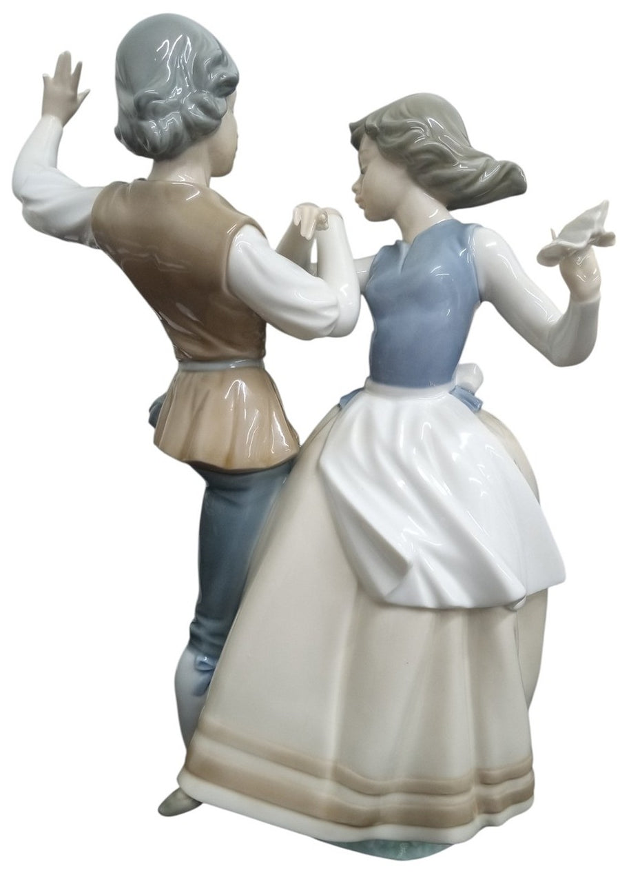 Lladro Dancing The Polka Figurine Porcelain 1984 Collectible Decorative Art