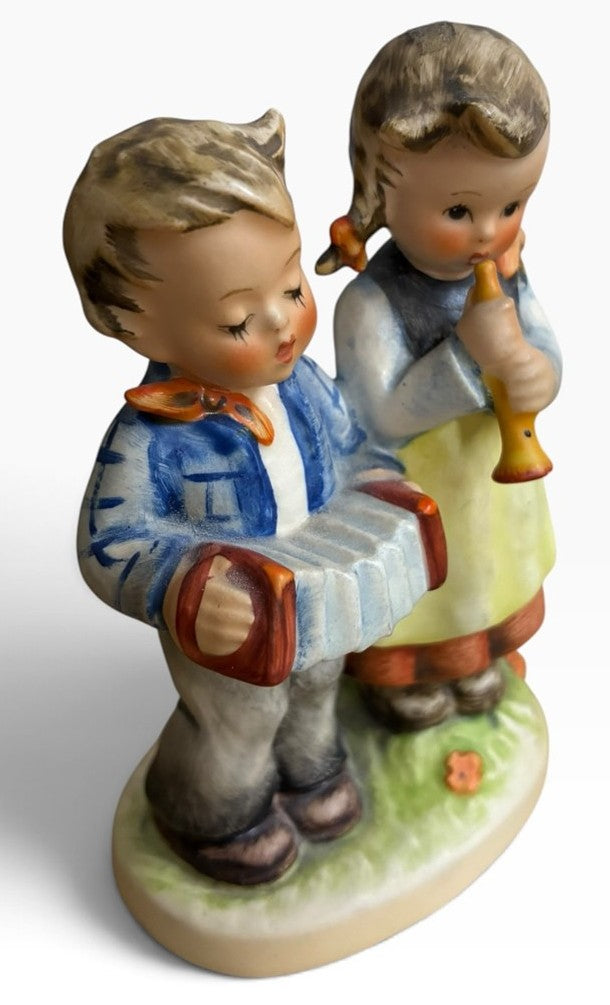 Vintage Rare 1955 Goebel Hummel Birthday Serenade #218 Figurine Mint Condition