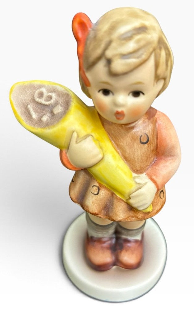 Goebel Hummel 1993 Hummel Membership Edition 'A Sweet Offering' Girl Figurine