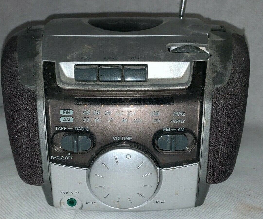 Vintage Craig Portable AM/FM Radio with Loading Cassette Player Model CPC-43405