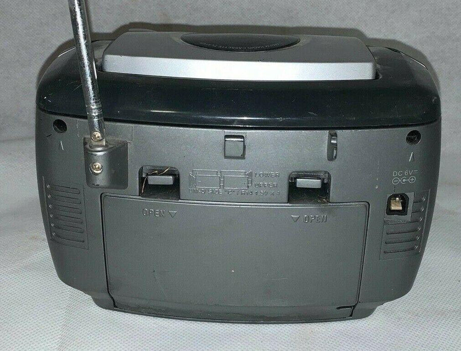 Vintage Craig Portable AM/FM Radio with Loading Cassette Player Model CPC-43405