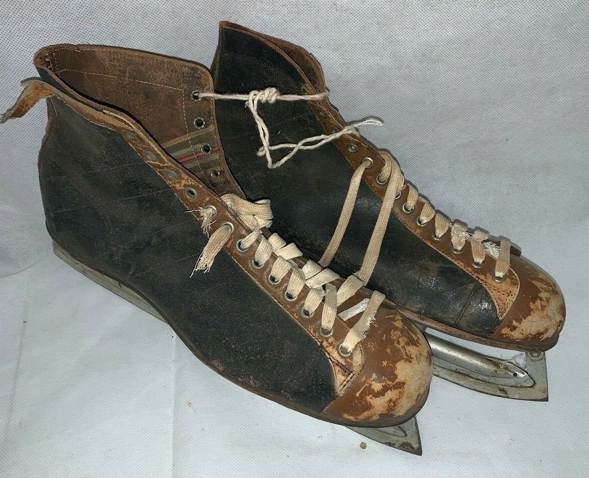 Vintage Primative Royal Anadian Made in USA Old Ice Skates Decor