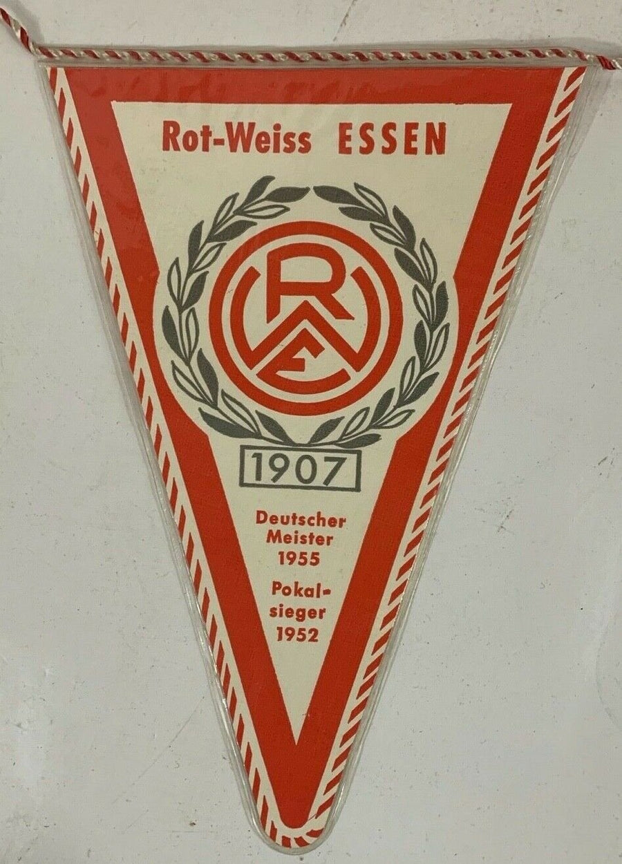 Vintage Rot-Weiss Essen 1907 Deutscher Meister Pokalsieger German Pennant Flag