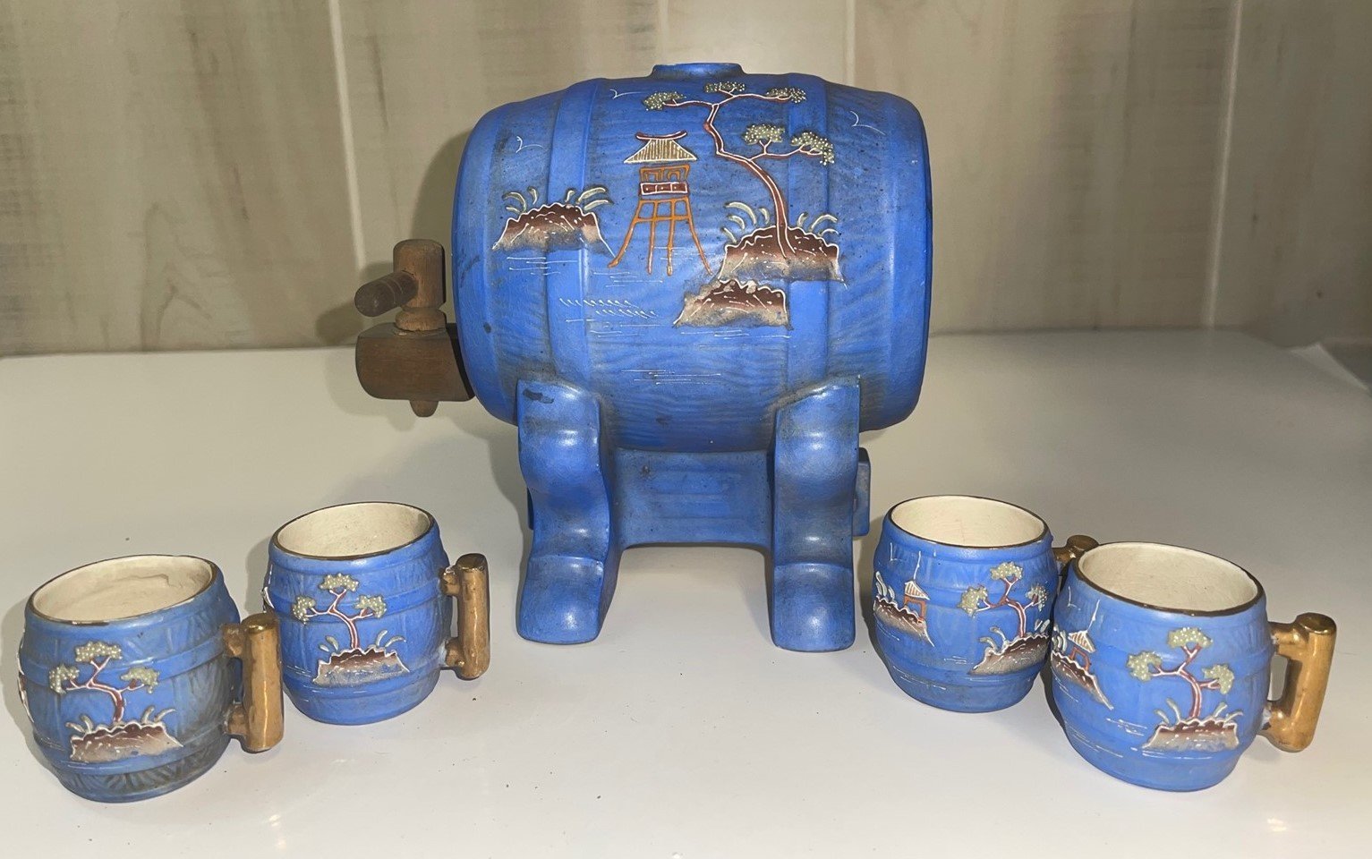 Vintage Japanese Sake Barrel Hinode Moriage Japan w/ 5 Cups