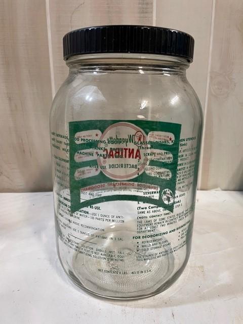 Antique Wyandotte Bactericide Gallon Apothecary Farm Vet Medical Jar