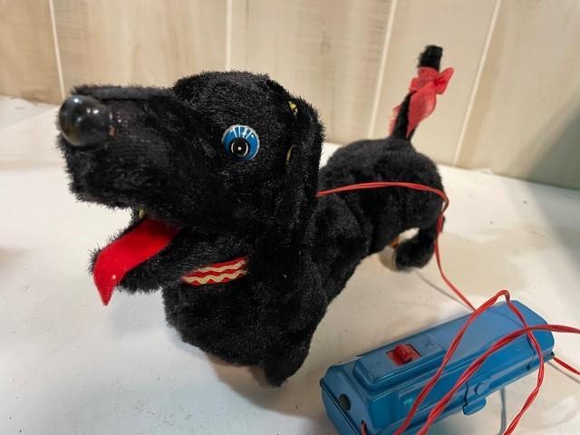 Vintage Battery Operated Dachshund Dog Toy No. 240-B Japan
