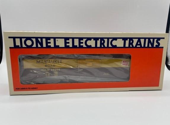 Vintage Lionel 6-19204 Milwaukee Road Box Car New Old Stock Original Box