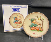M.J. Hummel Annual 1979 In Bas Relief Collectible Plate In Original Box