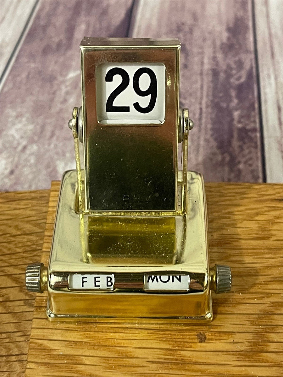 Vintage 1970's Wooden Gold Desk Perpetual Calendar w/ Pen Holder