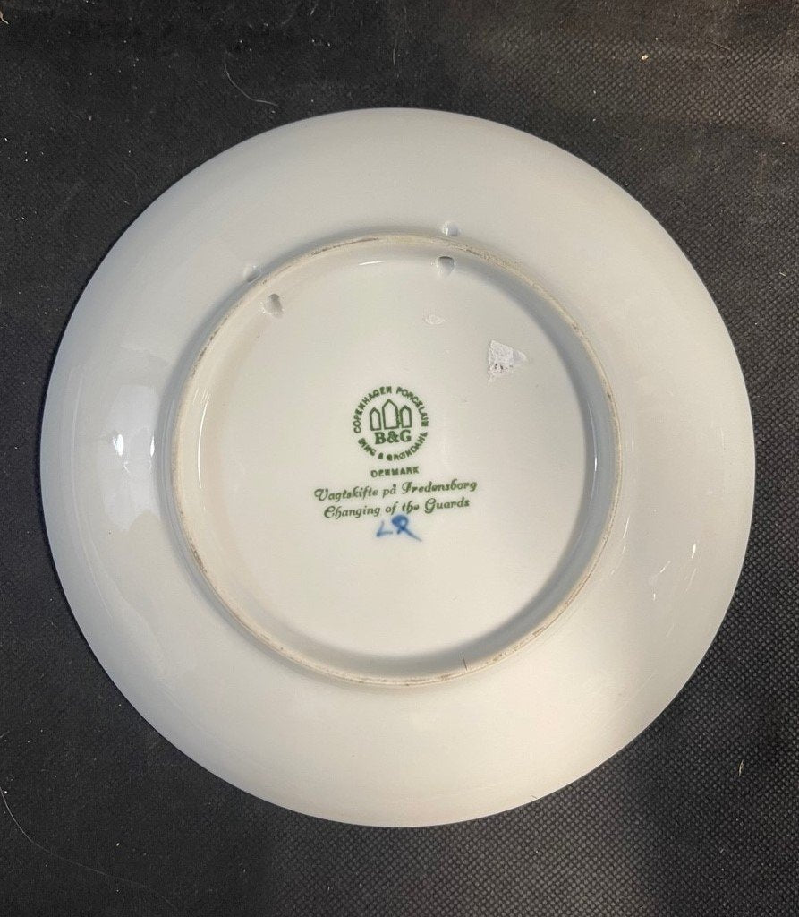 Vintage Bing and Grondahl 1990 Changing of the Guards Blue and White Plate