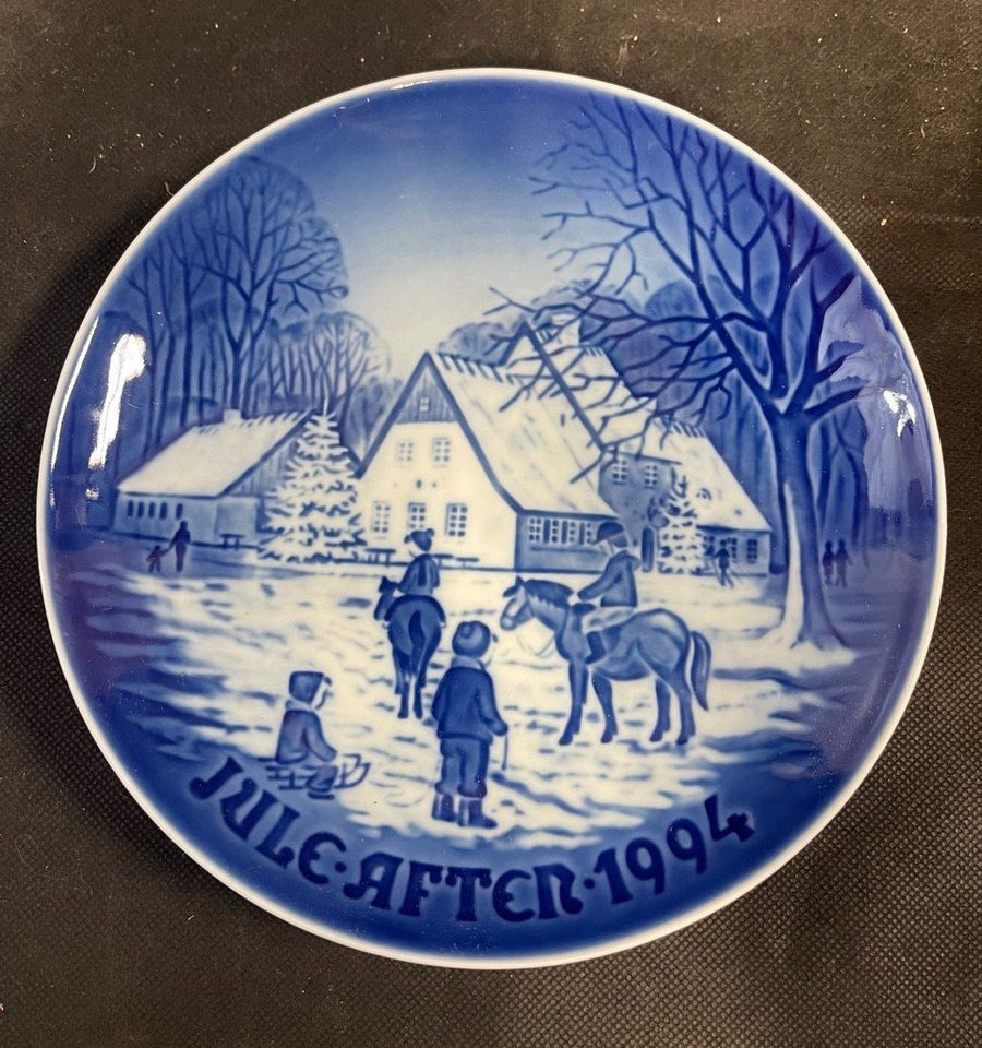 Vintage Bing and Grondahl 1994 a Day at the Deer Park Porcelain Plate