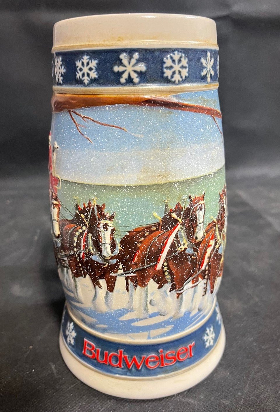 Vintage 1995 Anheuser Busch Budweiser Holiday Stein Mug Lighting the Way Home