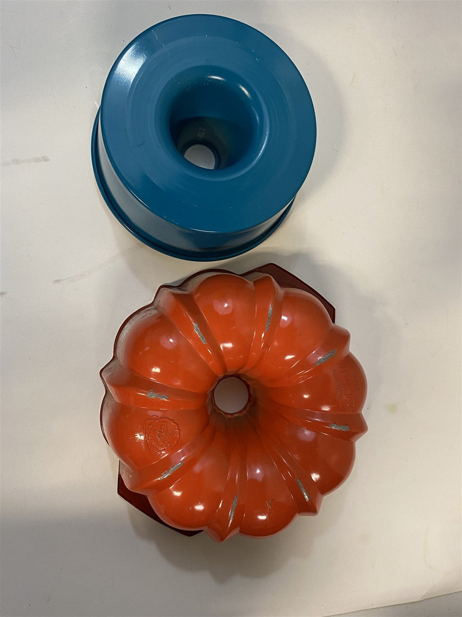 Vintage Orange Bundt and Blue Angel Food Cake Baking Pans