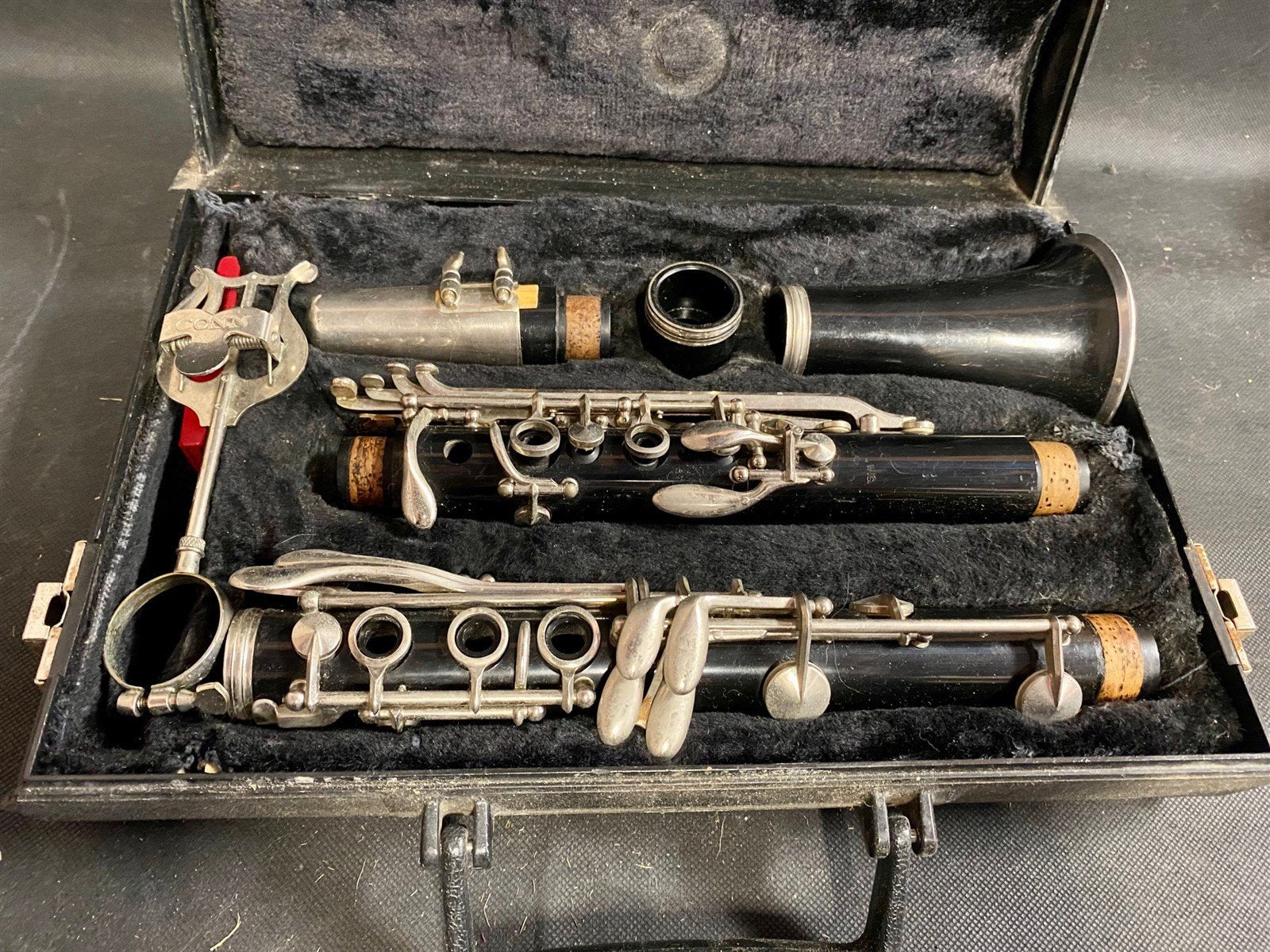Vintage Vito Hard Case with Black Clarinet Instrument