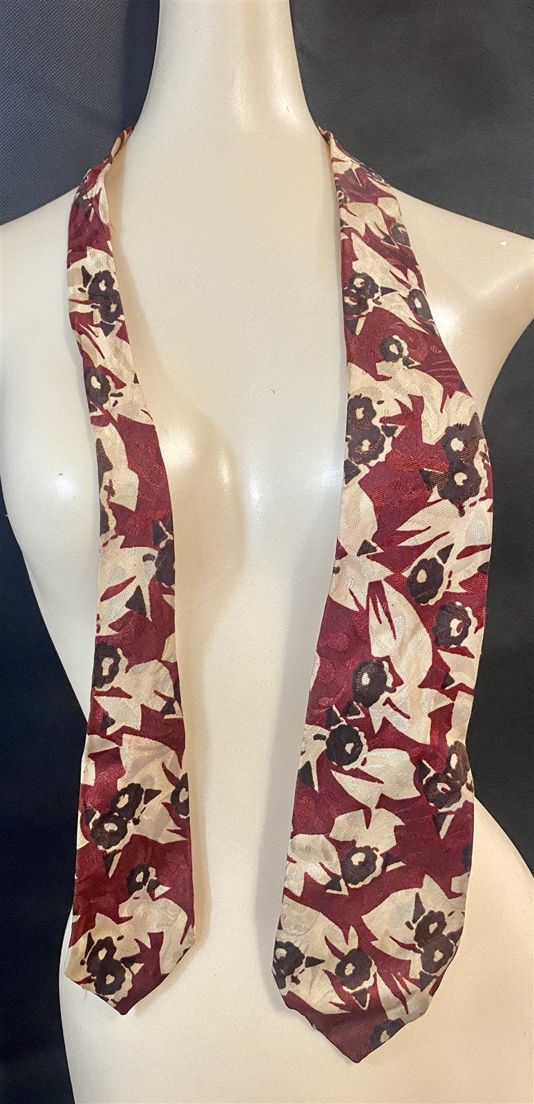 Vintage 1940s - 50s Fisher Brother Incorporated Floral Patterned Necktie