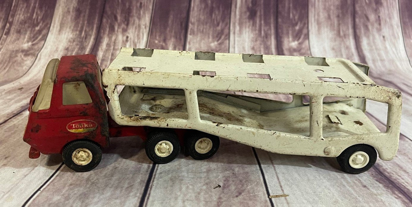 Vintage Tonka car carrier with original car hotsell