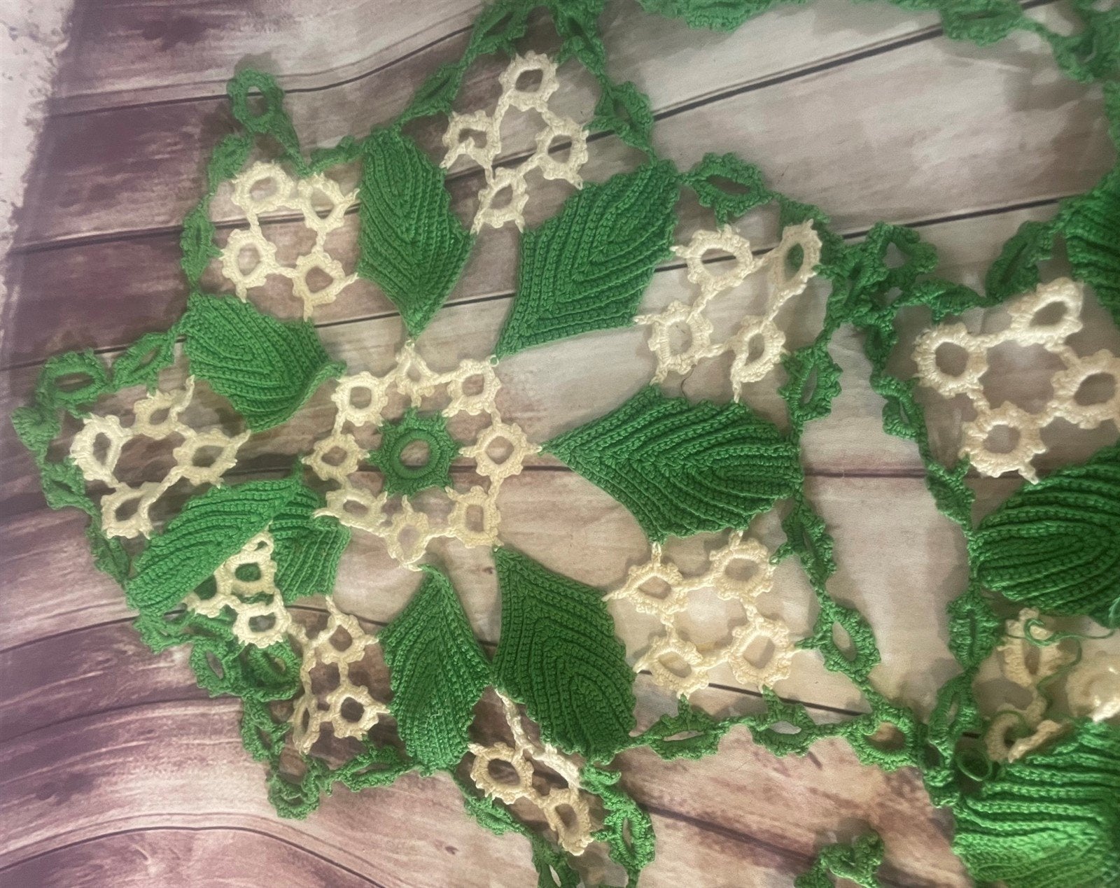 Vintage Handmade Crochet Green White Decorative Tabletop Placemat Doilies