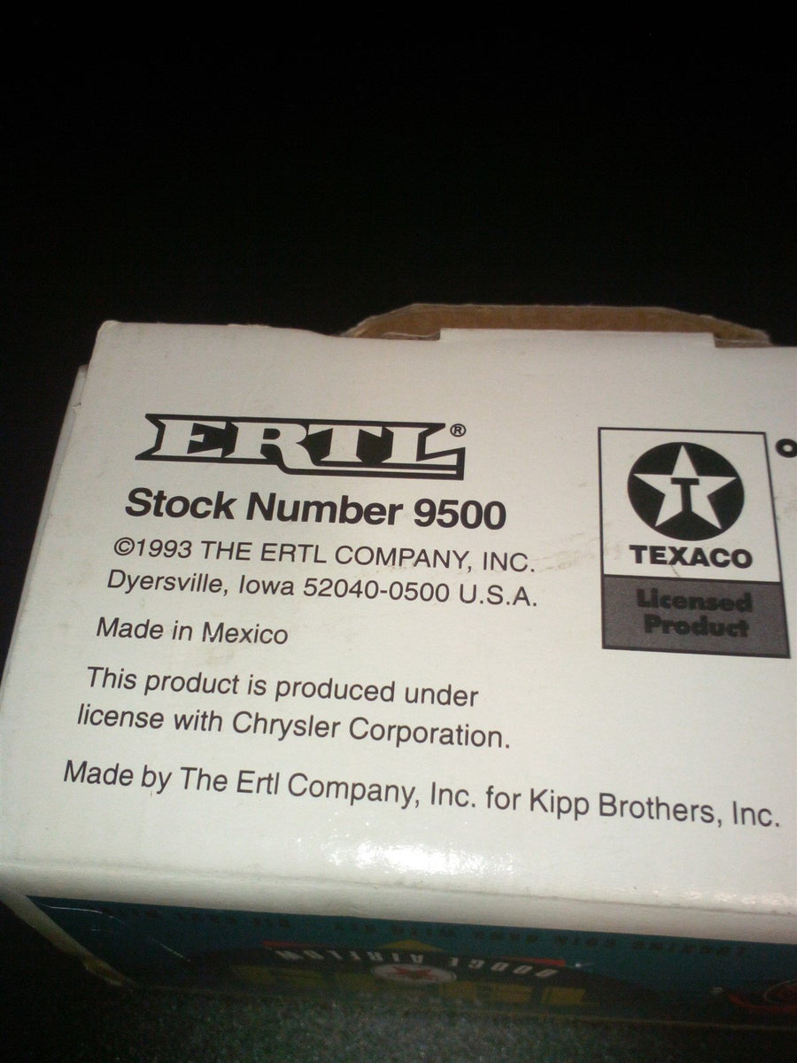 Texaco 1939 Dodge Airflow Replica With Locking Coin Bank