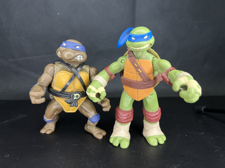 Teenage Mutant Ninja Turtles Set of Two Leonardo Action Figures 2012 2013 Viacom