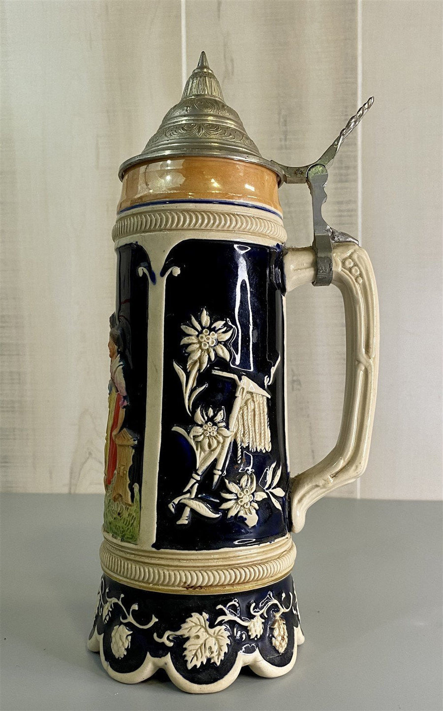 German Made Vintage 1972 Musical Stein Plays Trink, Trink, Bruderlein Trink