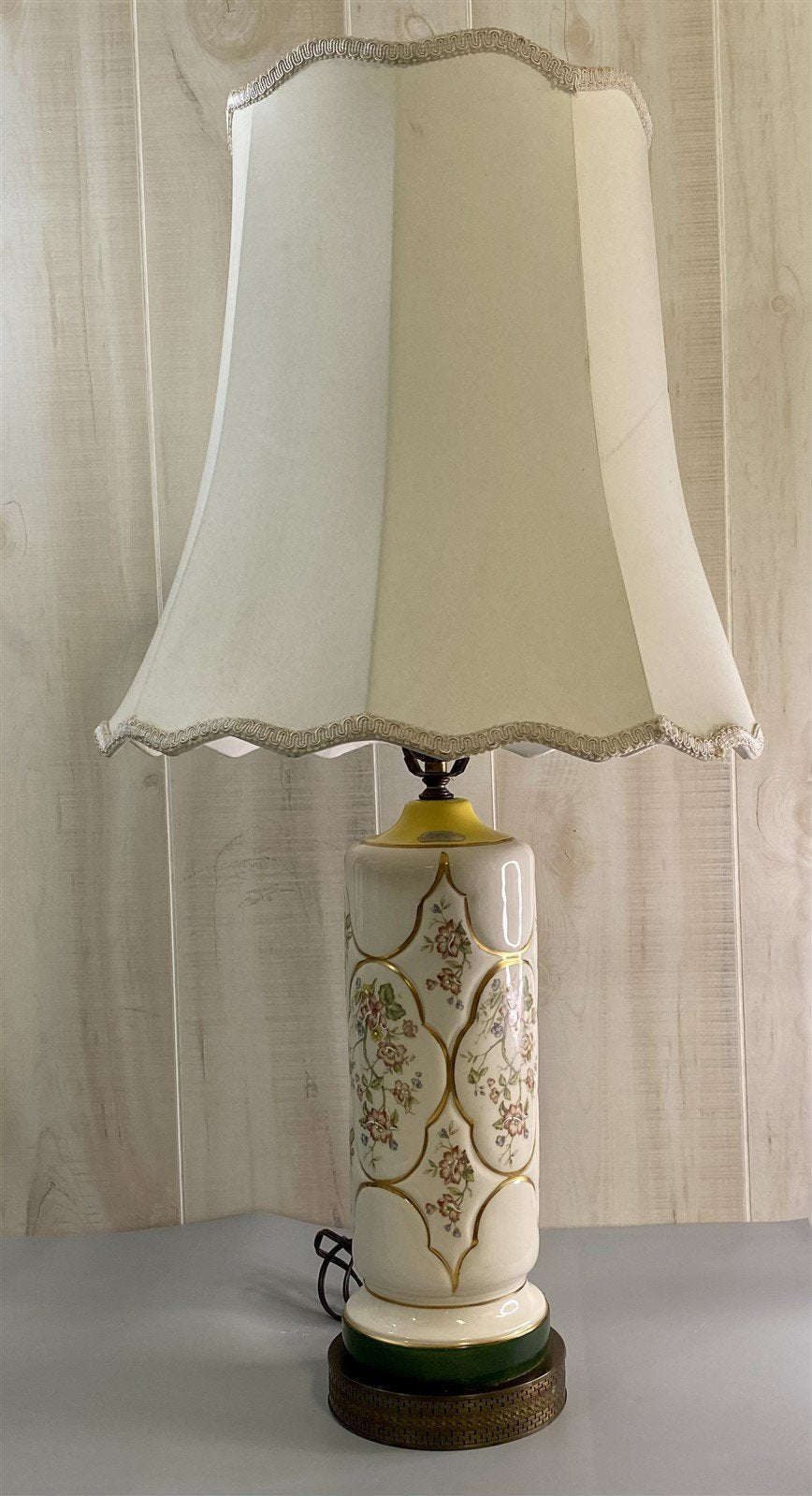 RARE Vintage De Lucent China Floral Patterned End Table Lamp with Shade Included
