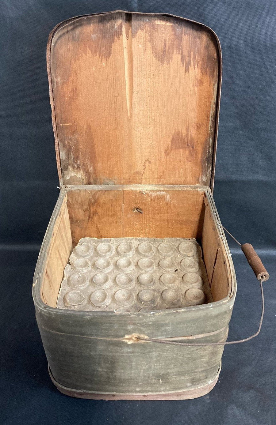 Antique Primitive Rustic Farmhouse Style Wooden Egg Carrying Crate with Handle