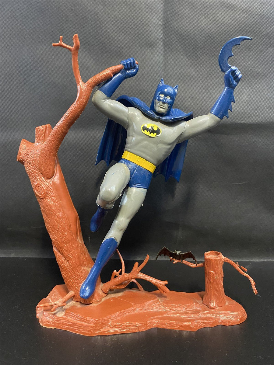 1974 Aurora Built up and Painted Batman Comic Figure