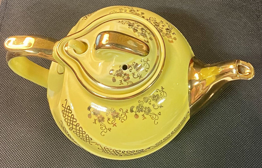 6 Cup Hall China Canary Yellow w / Gold Design "Parade" Gold Label Series Teapot