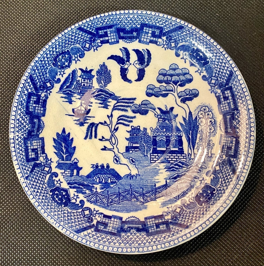 One Vintage Blue Willow Chinese Legend Patterned Unbranded Asian Art Saucer