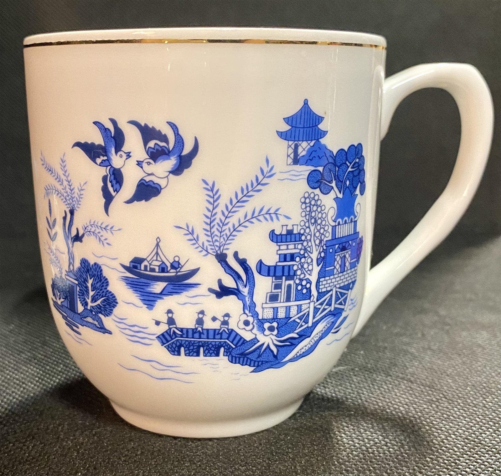 Salem China Co. English Collection Blue Willow Legend Lidded Cup w Original Box