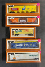 Load image into Gallery viewer, 5 Tyco HO Advertising Train Box Cars Sanka Old Dutch Morton Salt Tropicana Heinz