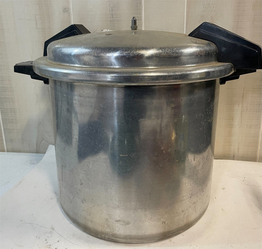 Stainless Steel Vintage Stovetop Kitchen Lidded Pressure Cooker With Handles