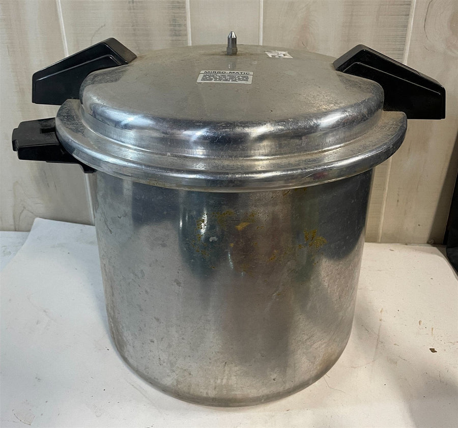 Stainless Steel Vintage Stovetop Kitchen Lidded Pressure Cooker With Handles