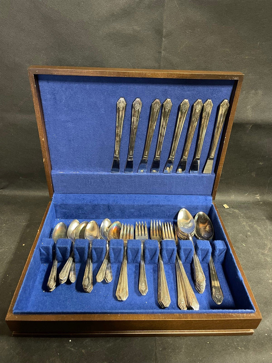 Vintage 1939 WM Rogers Sectional Imperial Silverware Set w/ Box