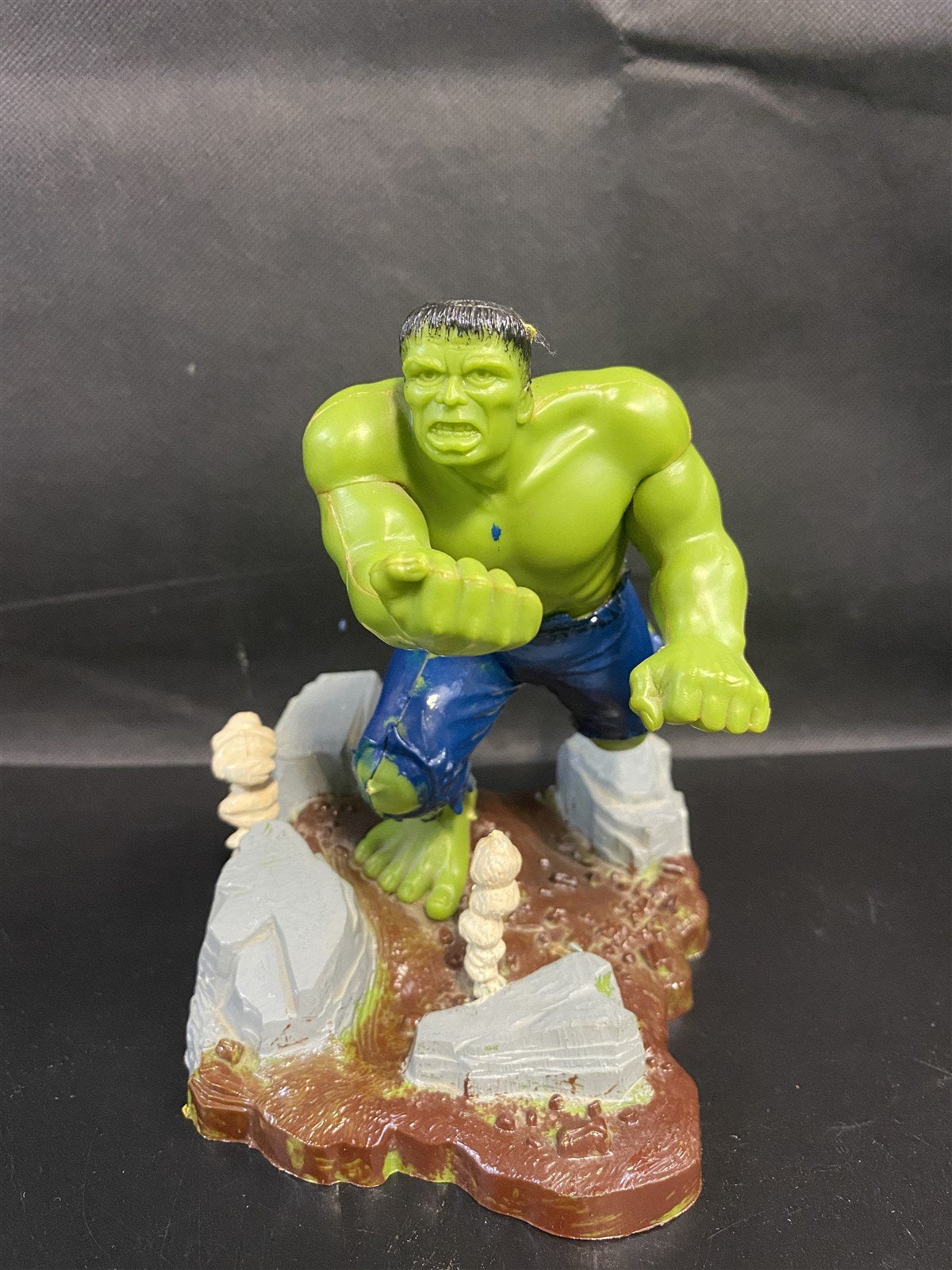 1974 Aurora Incredible Hulk Built up and Painted Comic Scene Model